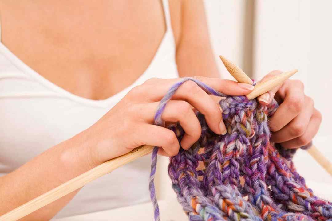 Móc len là phương pháp đan xen các vòng len lại với nhau